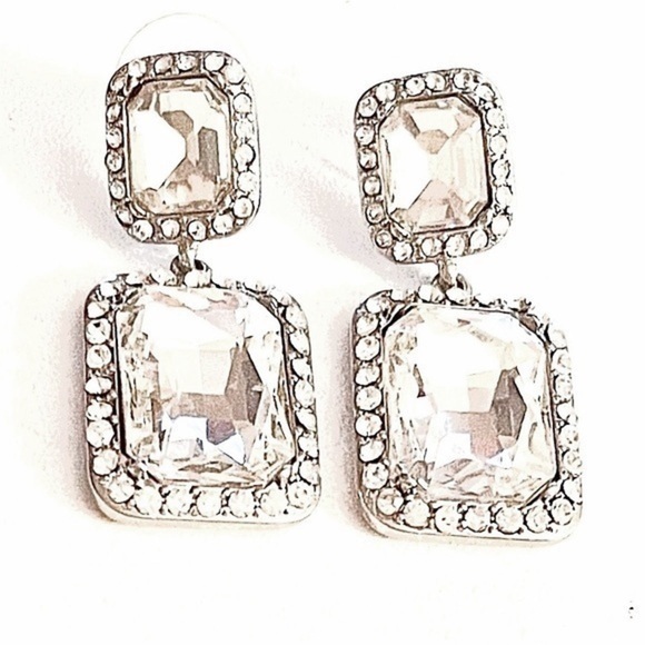 NWOT! Large Rhinestone Earrings! - Picture 1 of 1